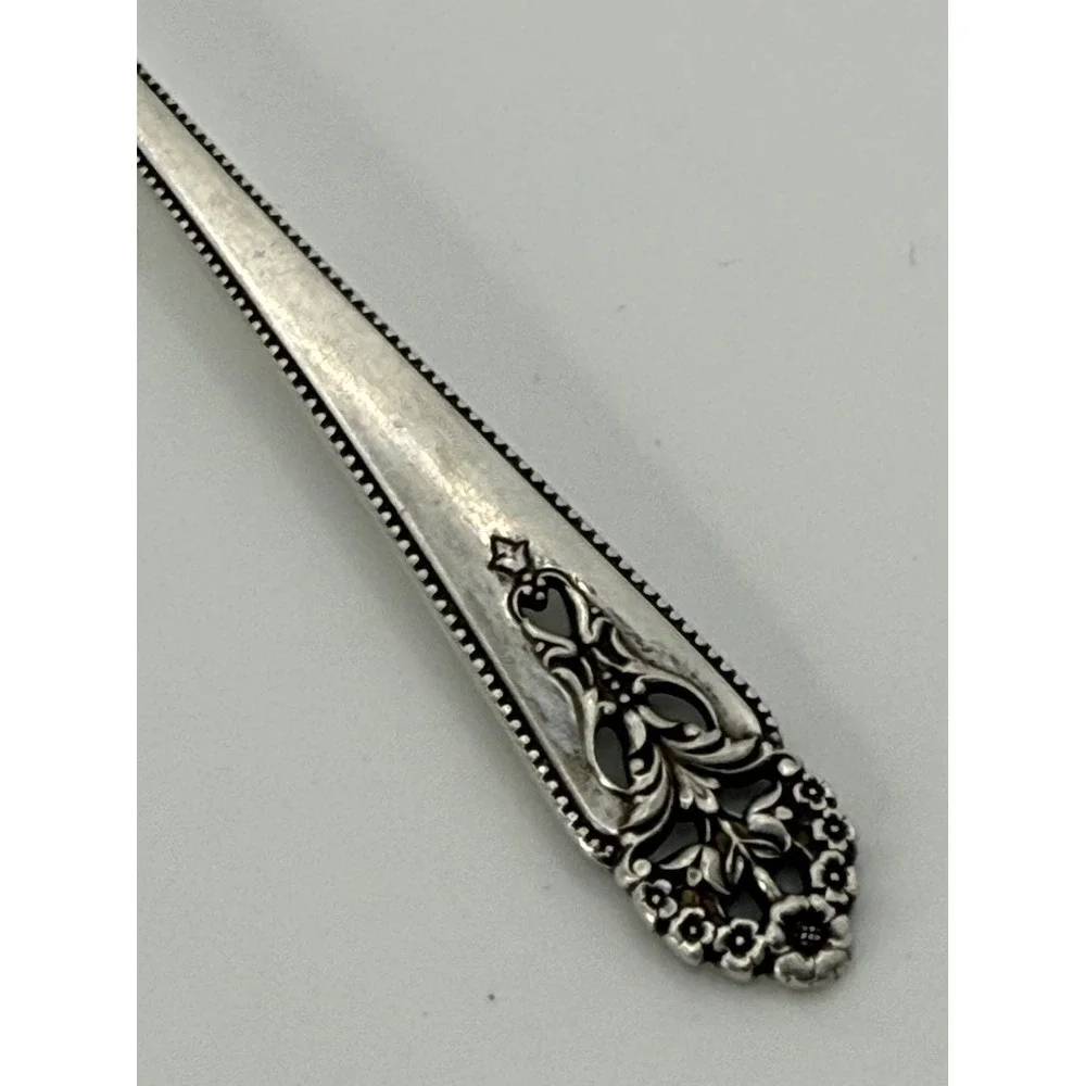 International Sterling Silver Queens Lace Teaspoon 1949 Vintage Spoon .959 ozt